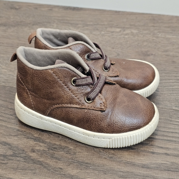 Carter's Other - Carter's Brown Shoes Sz 6